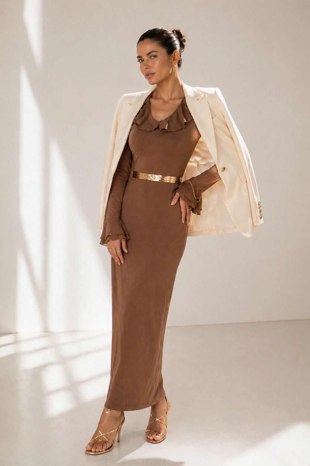 Vestido midi entallado tipo bodycon